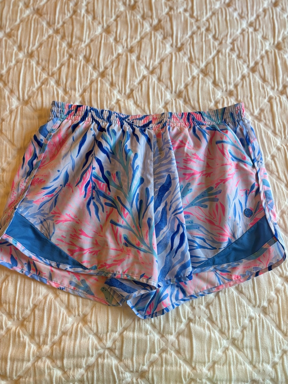 Lilly Pulitzer Luxletic Ocean Trail shorts blue pink‎ coral print M